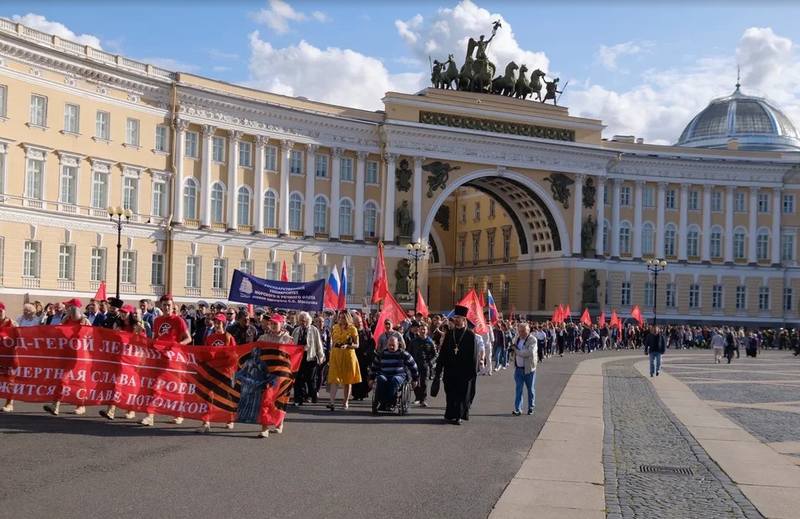 Дворцовая площадь Дворцовая площадь