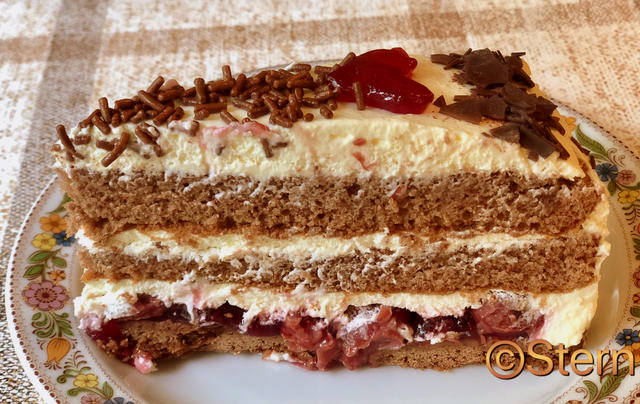 Торт шоколадно-вишнёвый шварцвальдский (Schwarzwälder Kirschtorte)