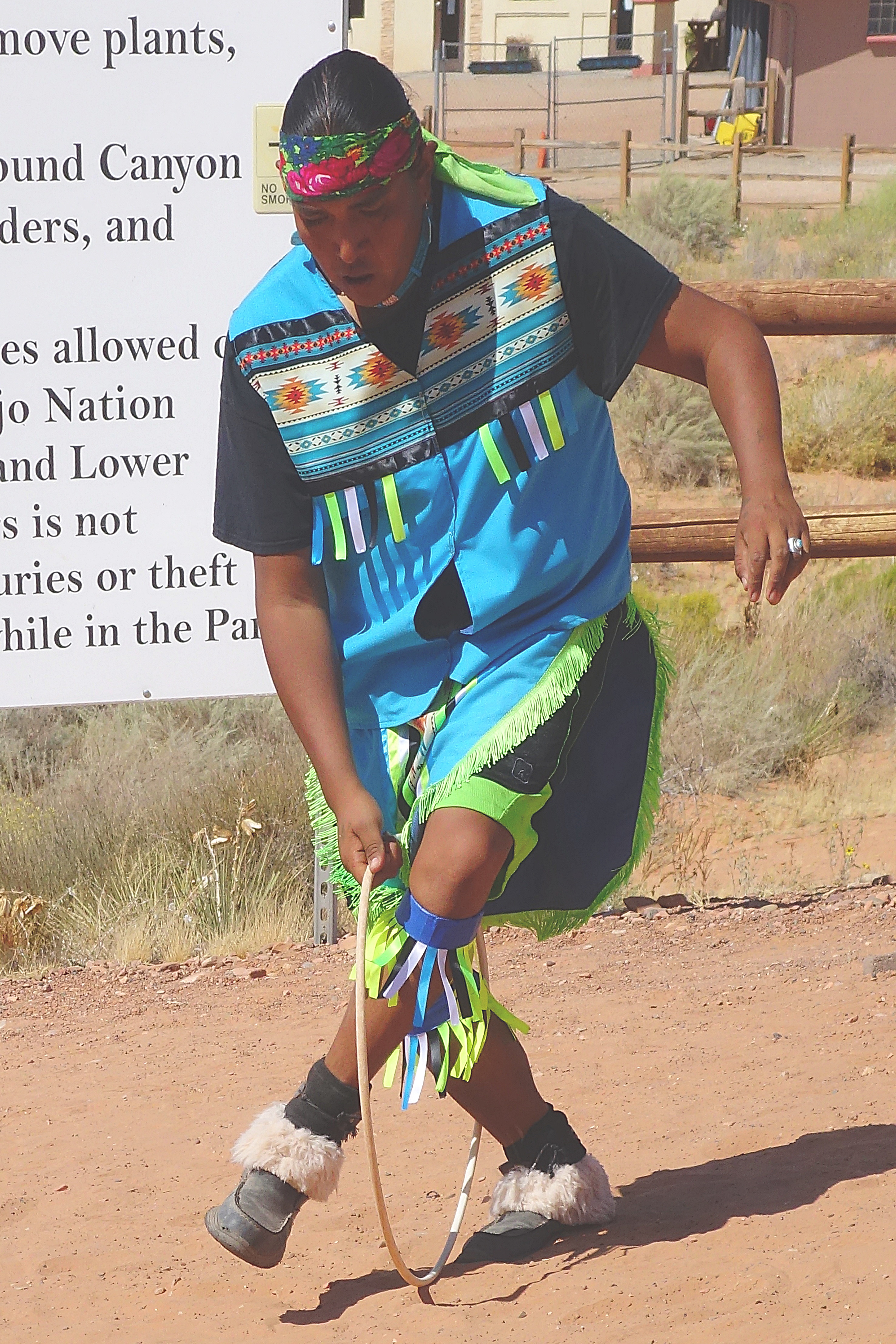 Танец с кольцами индейца Навахо. Фото Морошкина В.В.