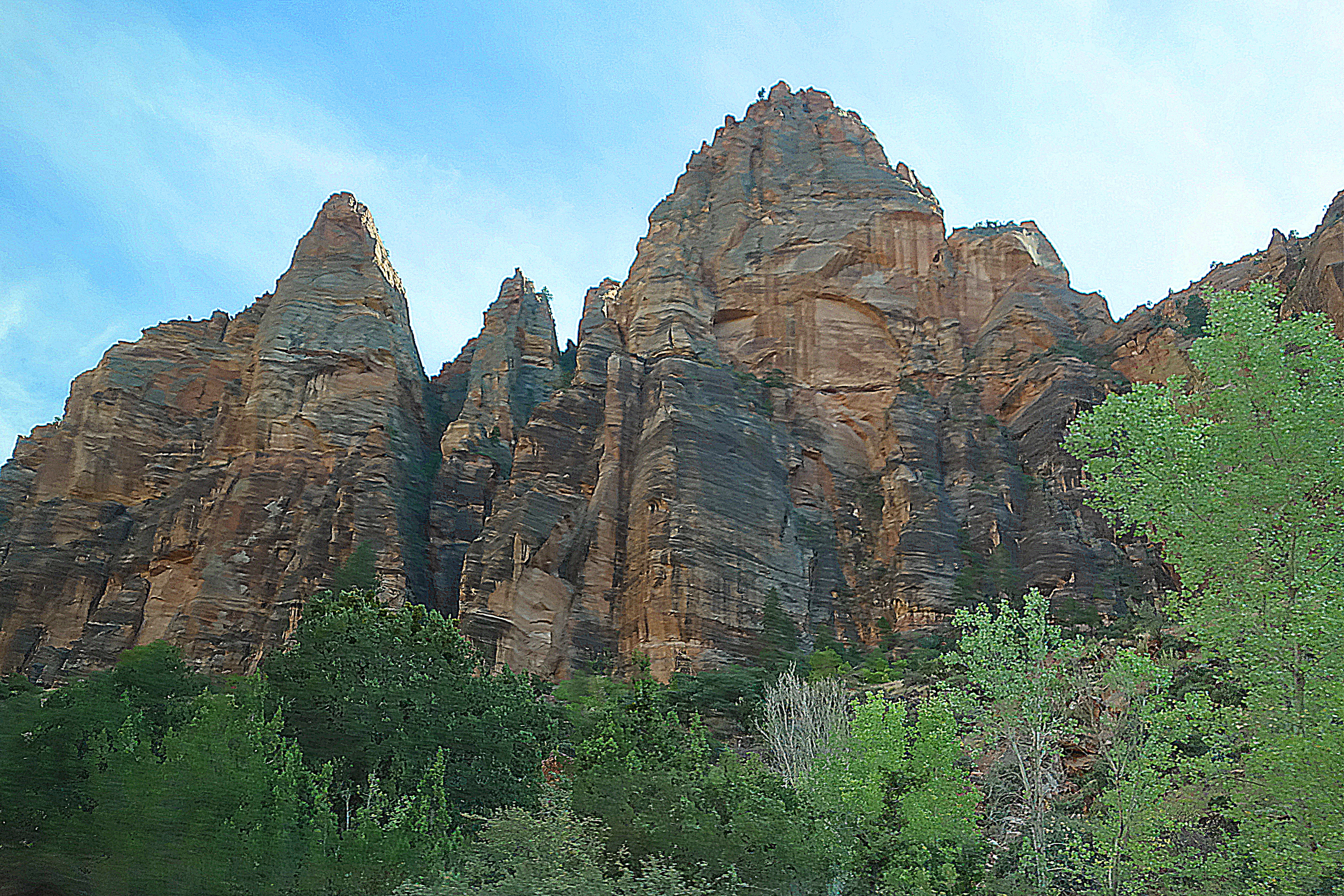 Скальные горы в парке Зайон , шт. Юта. Фото Морошкина В.В.