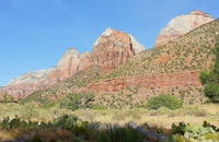 Разноцветные песчаниковые горы в парке Зайон. Фото Морошкина В.В.