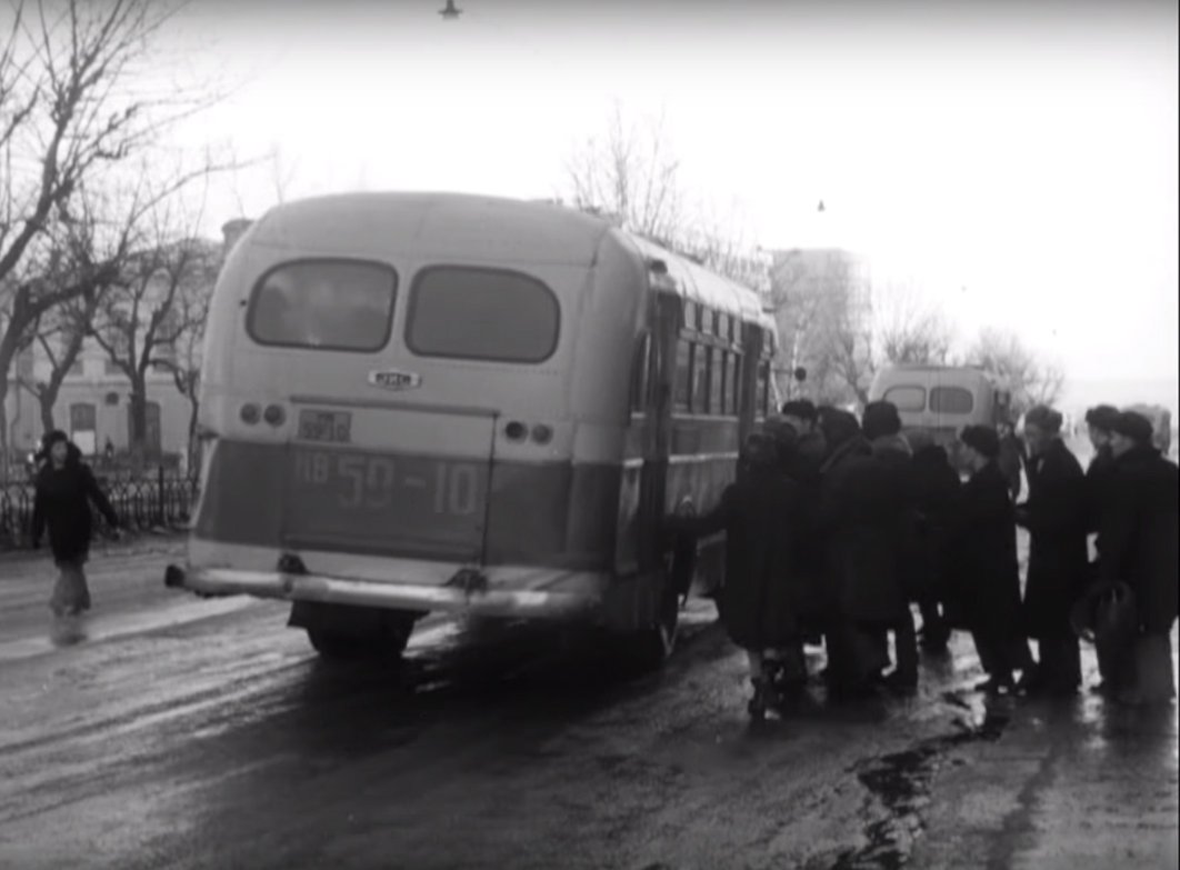 1955 № 8 Центр-Асфальтный з-д НВ 59-10-2 отходит от ост. кт Маяковского