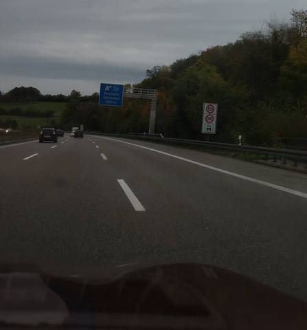 28429630_m.jpg