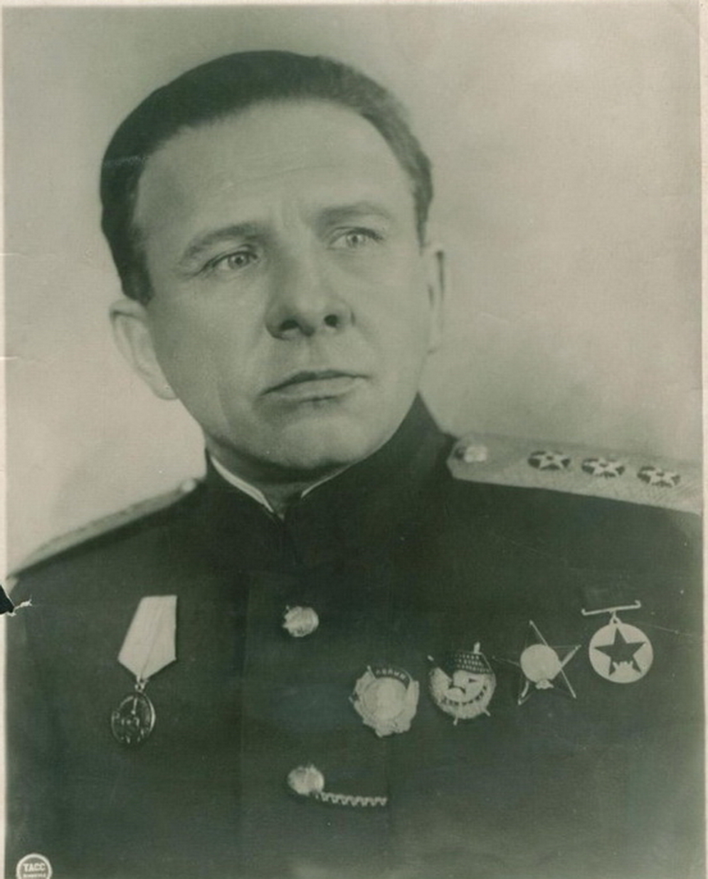 Командующий КБФ адмирал Трибуц ВФ