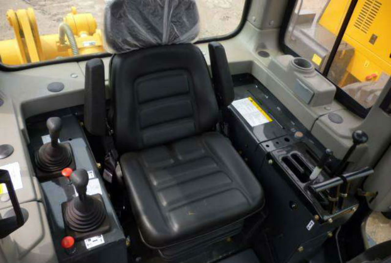 Органы управления бульдозера SD 16
