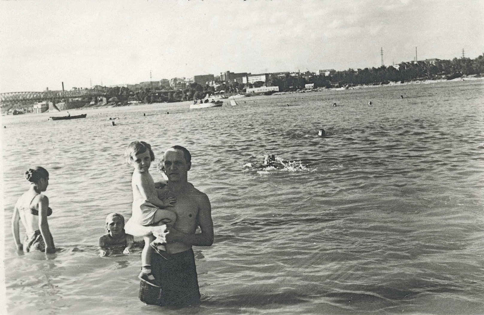 Пляж ,левый берег 1959 год