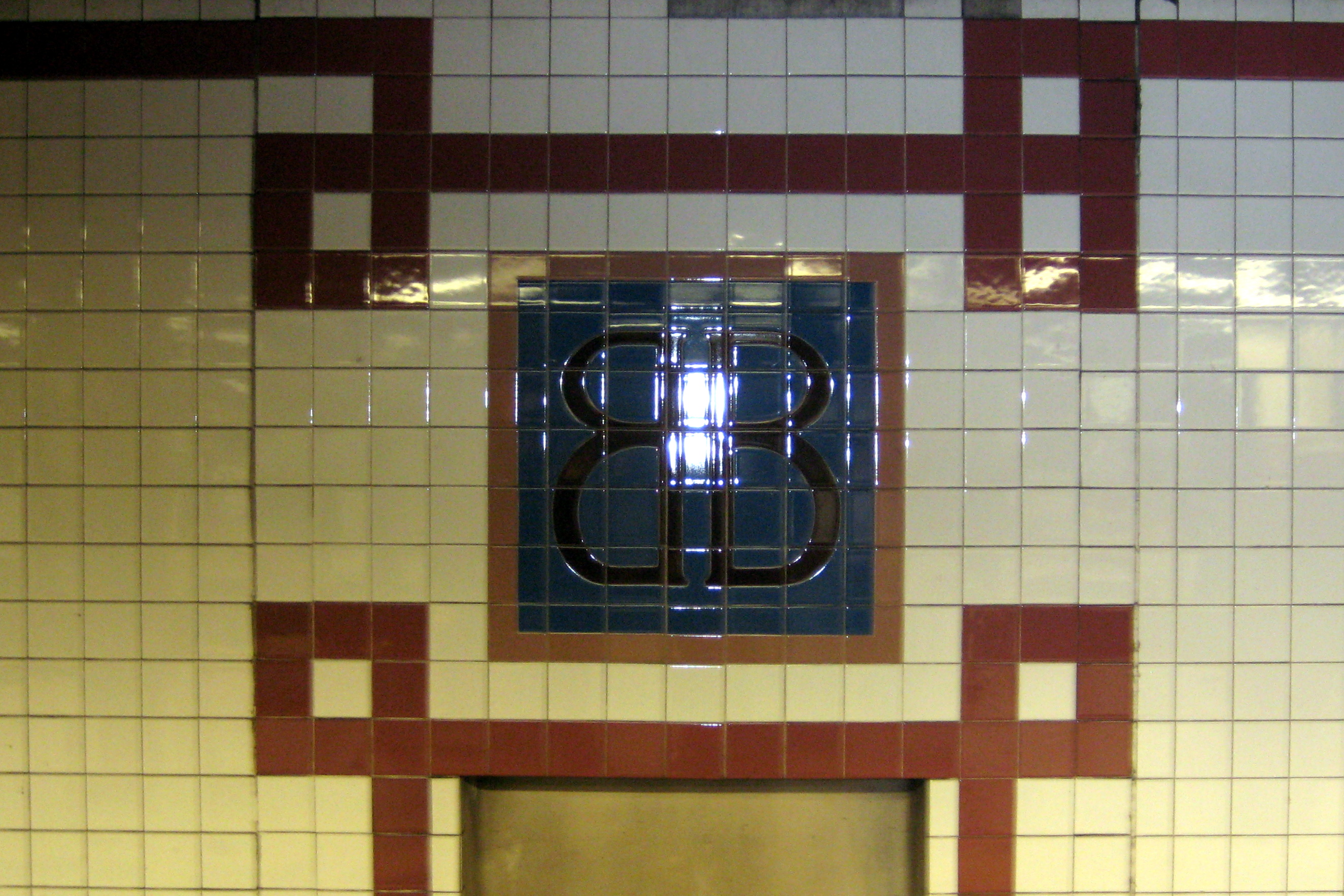 NYC: Brooklyn Bridge–City Hall Subway Station The Brooklyn Bridge-City Hall Subway station, opened on October 27, 1904, serves the 4-train, 5-train, and 6-train along IRT Lexington Avenue Line. It functions as the south terminus for the 6-train, which turns via the City Hall loop. Artwork includes a 1996 work by Mark Gibian titled Cable Crossing. The Brooklyn Bridge-City Hall Subway station was designated a landmark by the New York City Landmarks Preservation Commission in 1979.