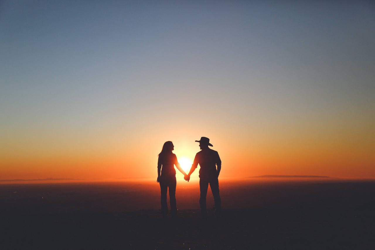 couple-woman-man-sunset