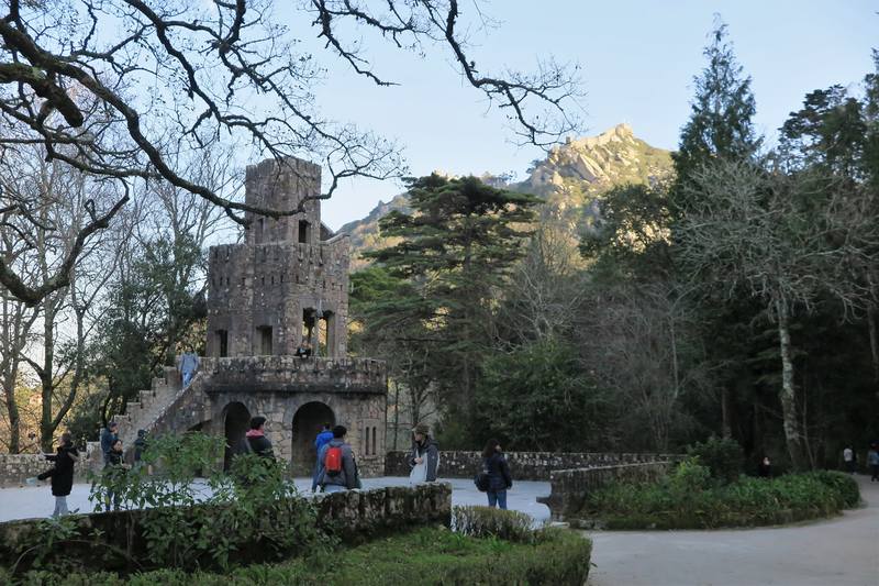 Кинта-да-Регалейра (Quinta da Regaleira) Кинта-да-Регалейра (Quinta da Regaleira)