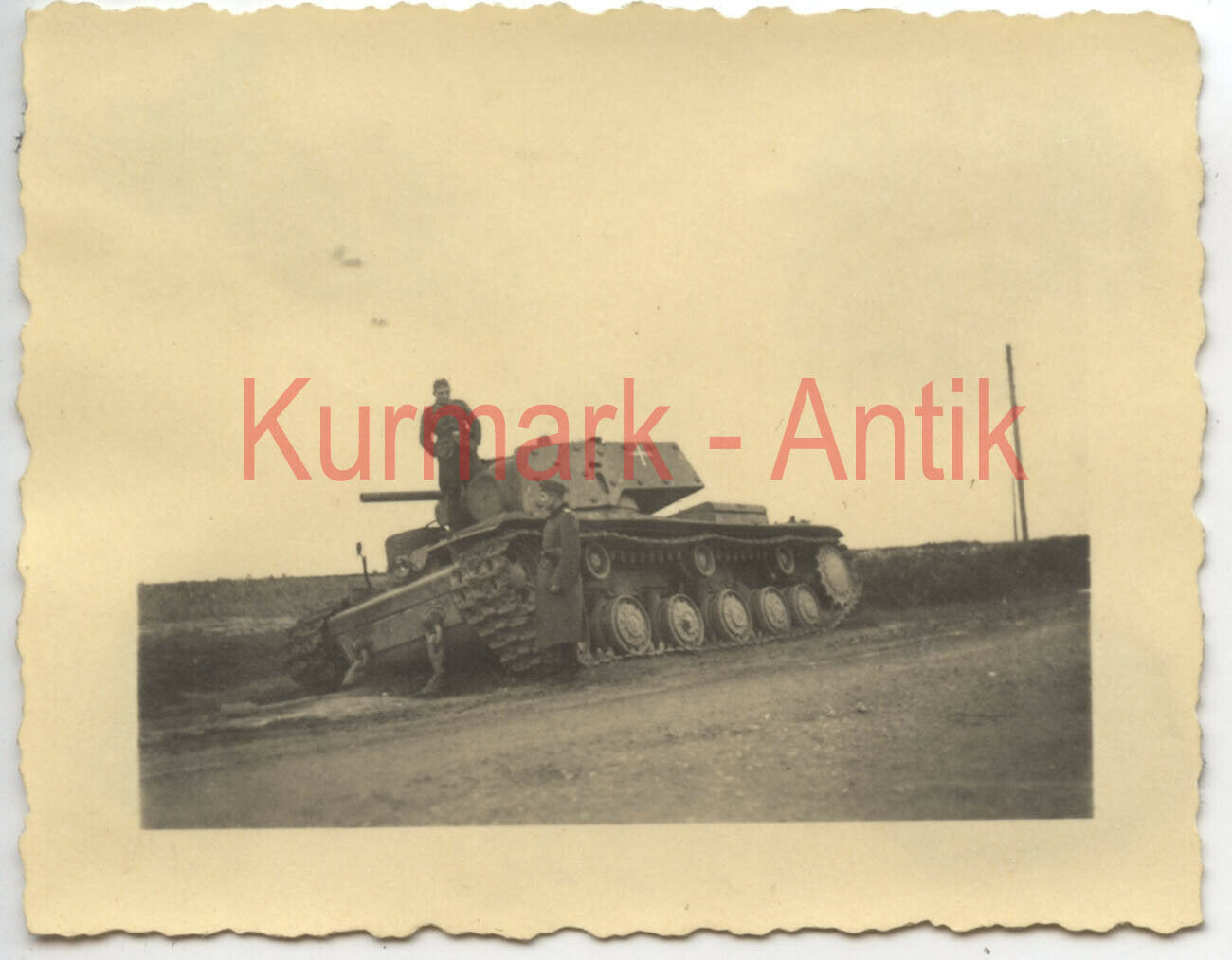 !Foto Wehrmacht Russland Beute Panzer KW1 mit Balkenkreuz Kennung TOP