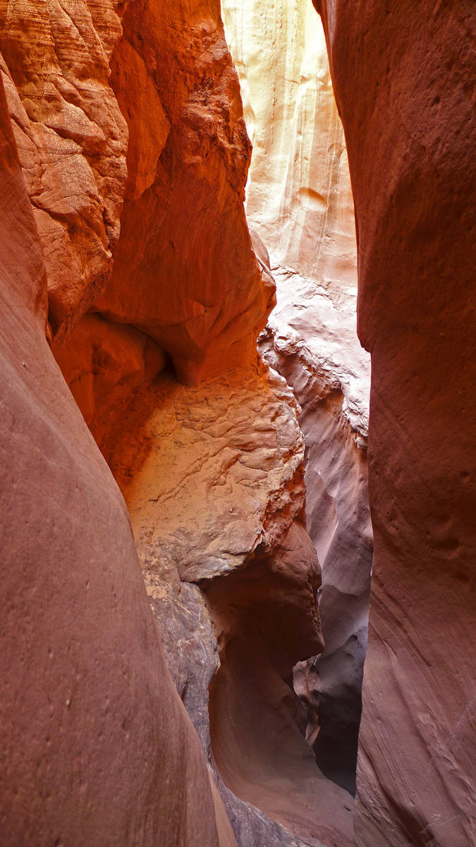 Загадочный «Robbers’ Roost», Юта: «Тропа беззакония» и «127 часов» Загадочный «Robbers’ Roost», Юта: «Тропа беззакония» и «127 часов»