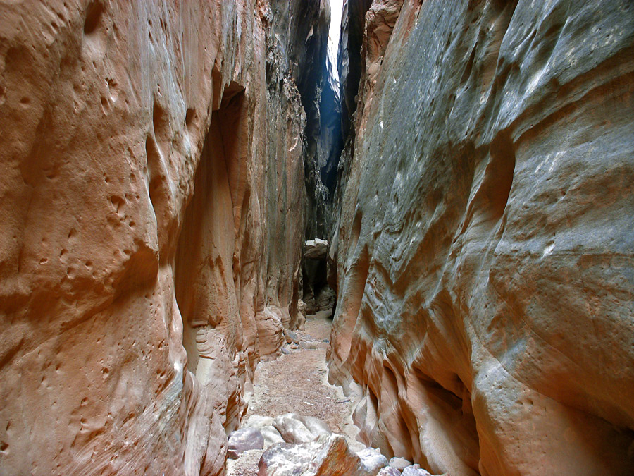Загадочный «Robbers’ Roost», Юта: «Тропа беззакония» и «127 часов» Загадочный «Robbers’ Roost», Юта: «Тропа беззакония» и «127 часов»