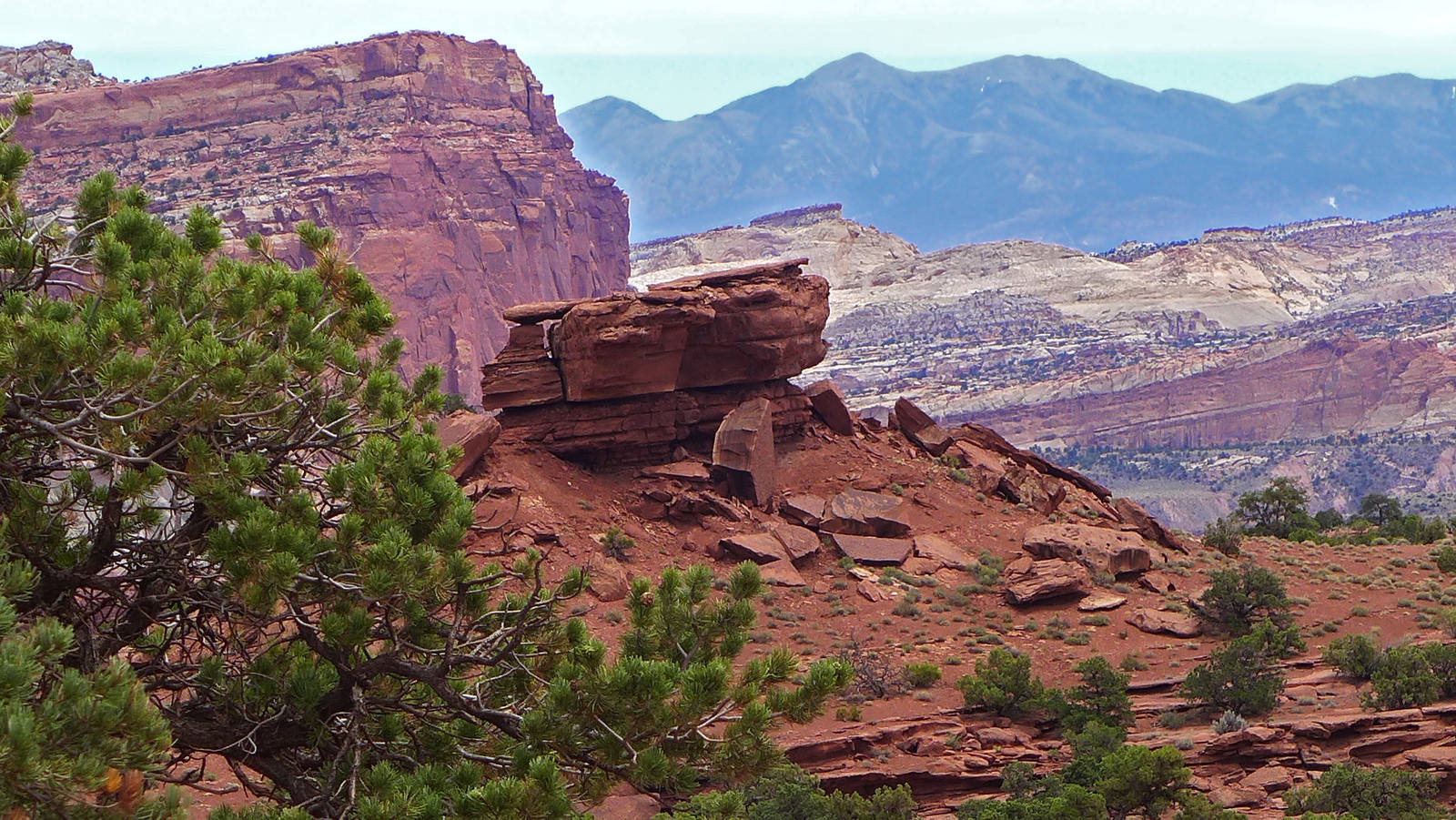 Загадочный «Robbers’ Roost», Юта: «Тропа беззакония» и «127 часов» Загадочный «Robbers’ Roost», Юта: «Тропа беззакония» и «127 часов»