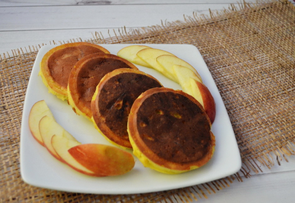 Диетические оладьи с яблоками