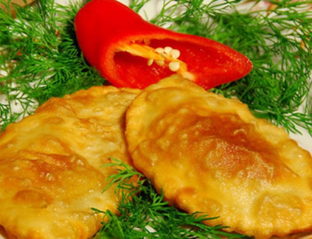 Чебуреки со свежими овощами