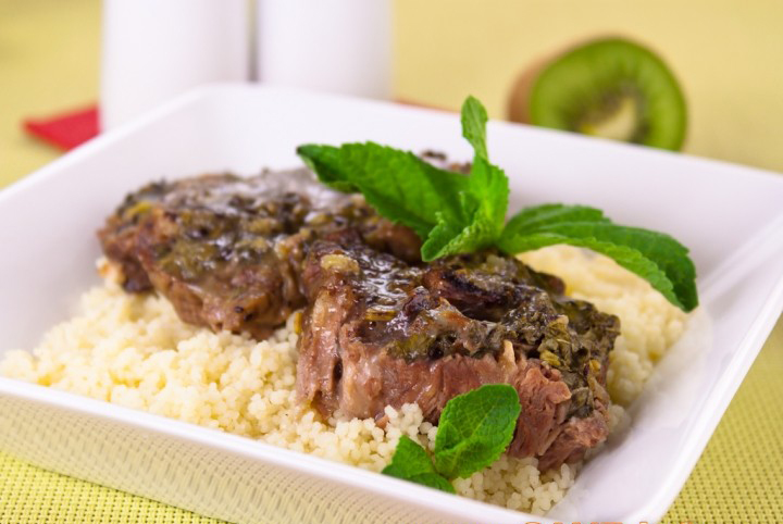 Баранина, маринованная в киви и мяте