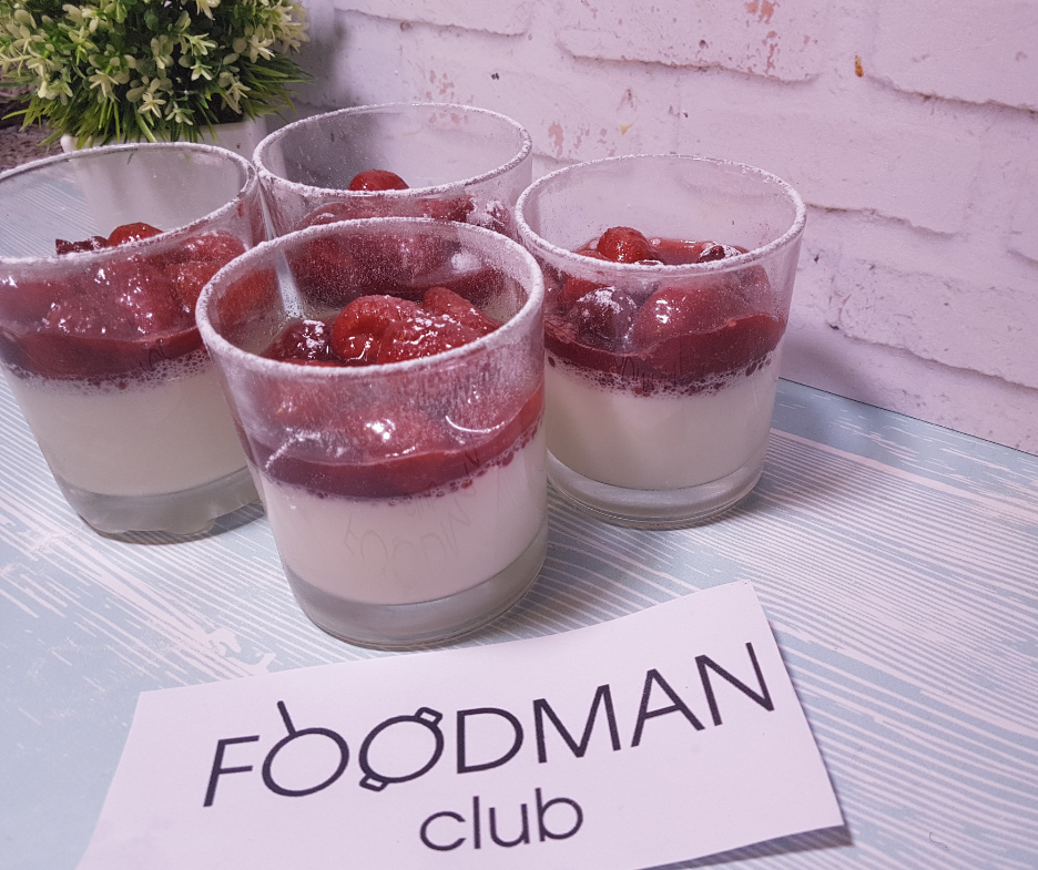 Панна-котта с клубникой