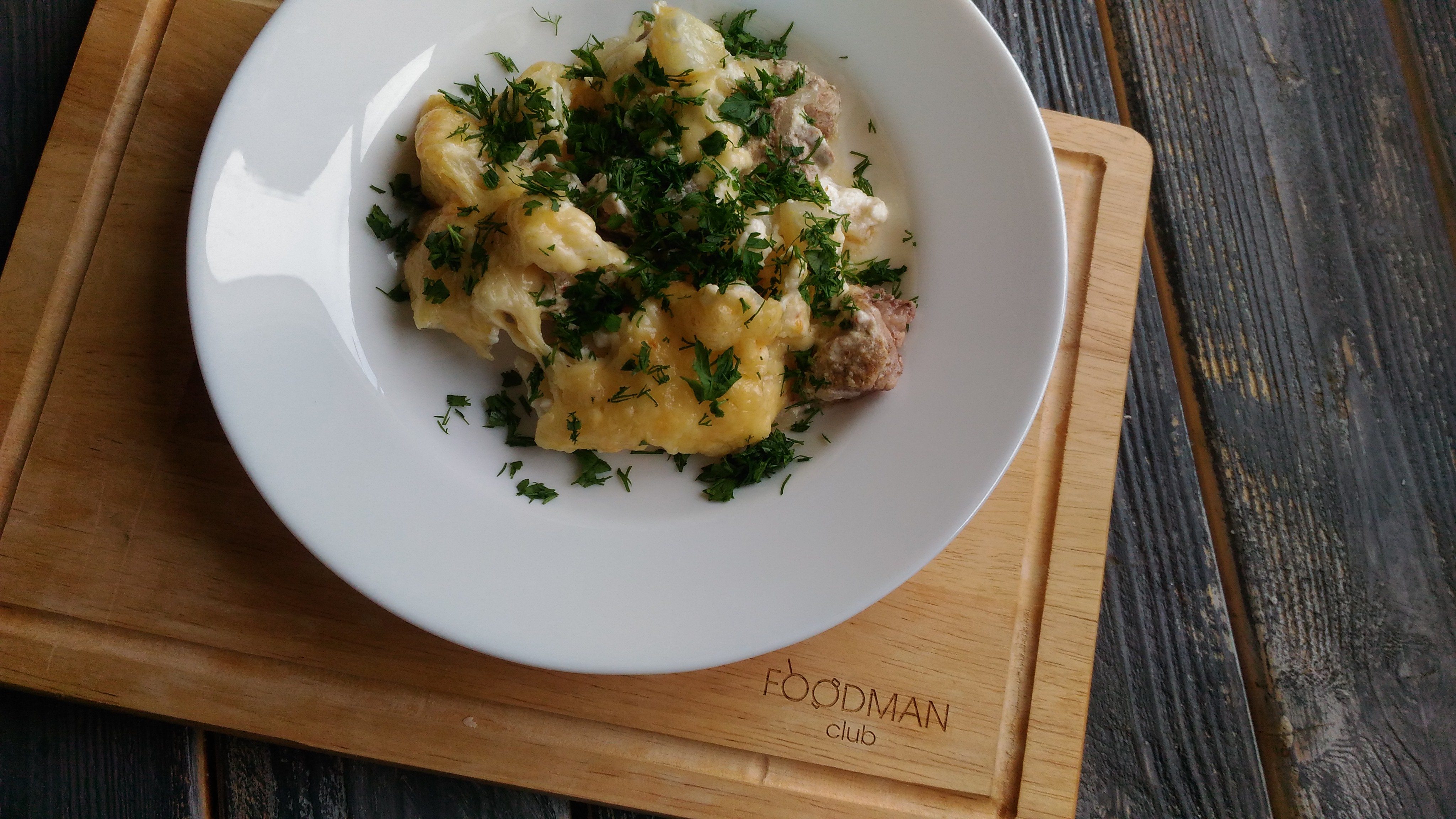 Свинина с картошкой под сыром