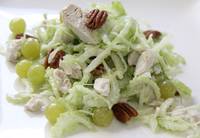 Салат с отварной курицей и сельдереем