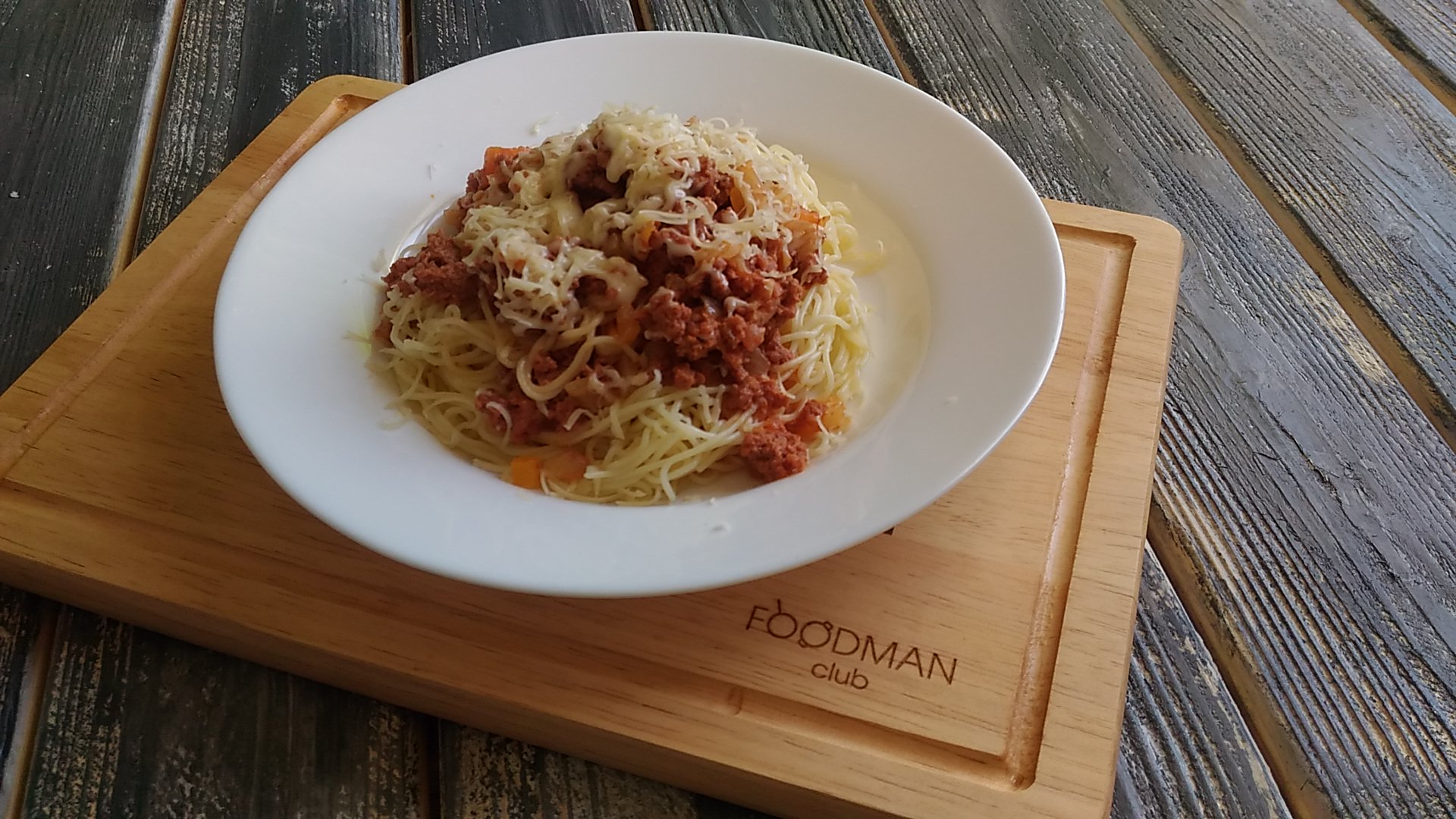 Спагетти с болонским соусом
