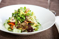 Салат вегетарианский с авокадо