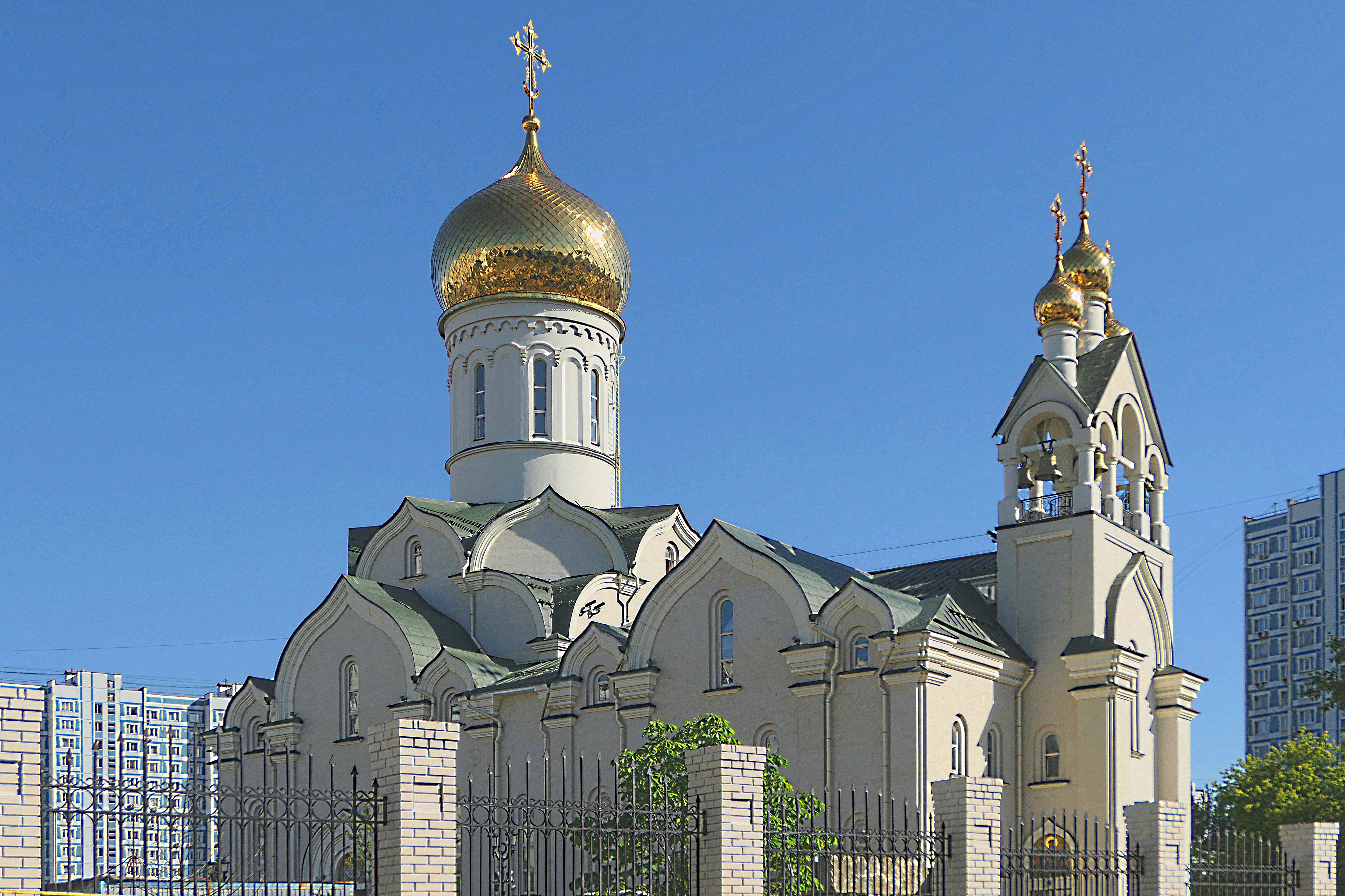 Новая церковь в Раменках на Мичуринском пр. Фото Морошкина В.В.