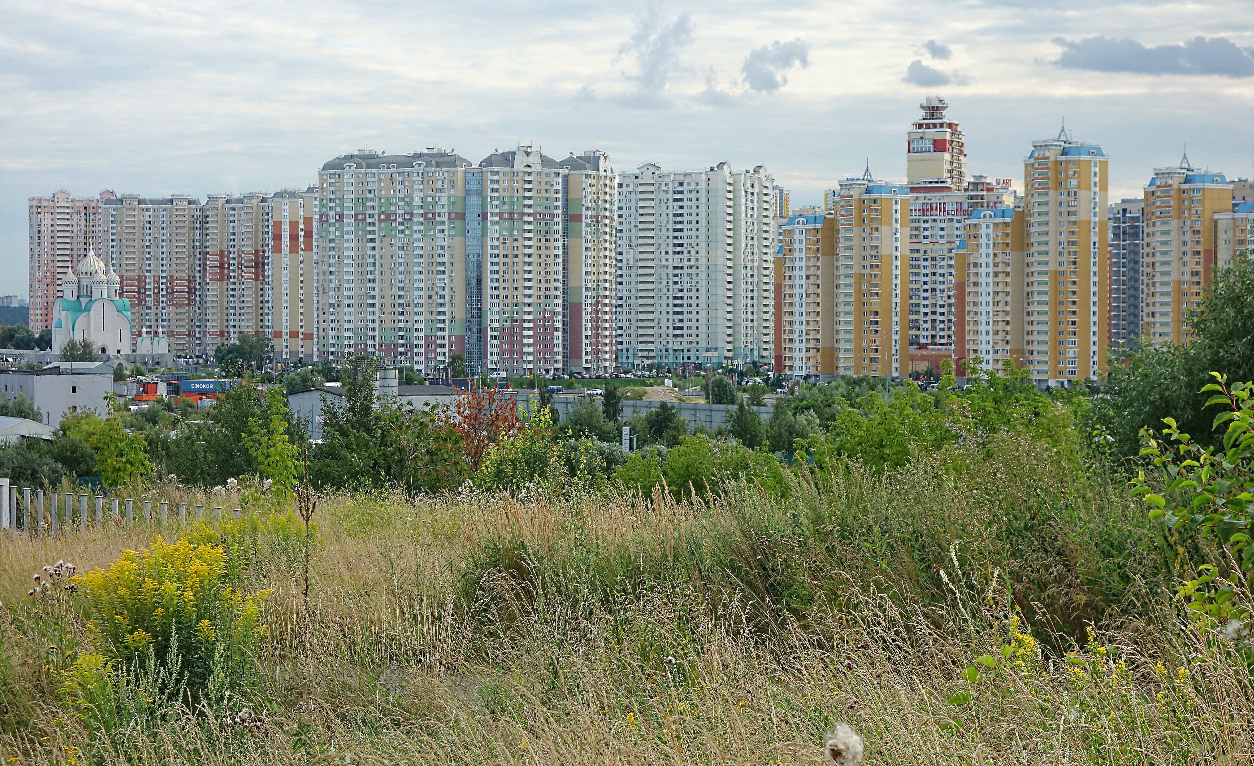 Вид Красногорска с холма над Москвой-рекой. Фото Морошкина В.В.