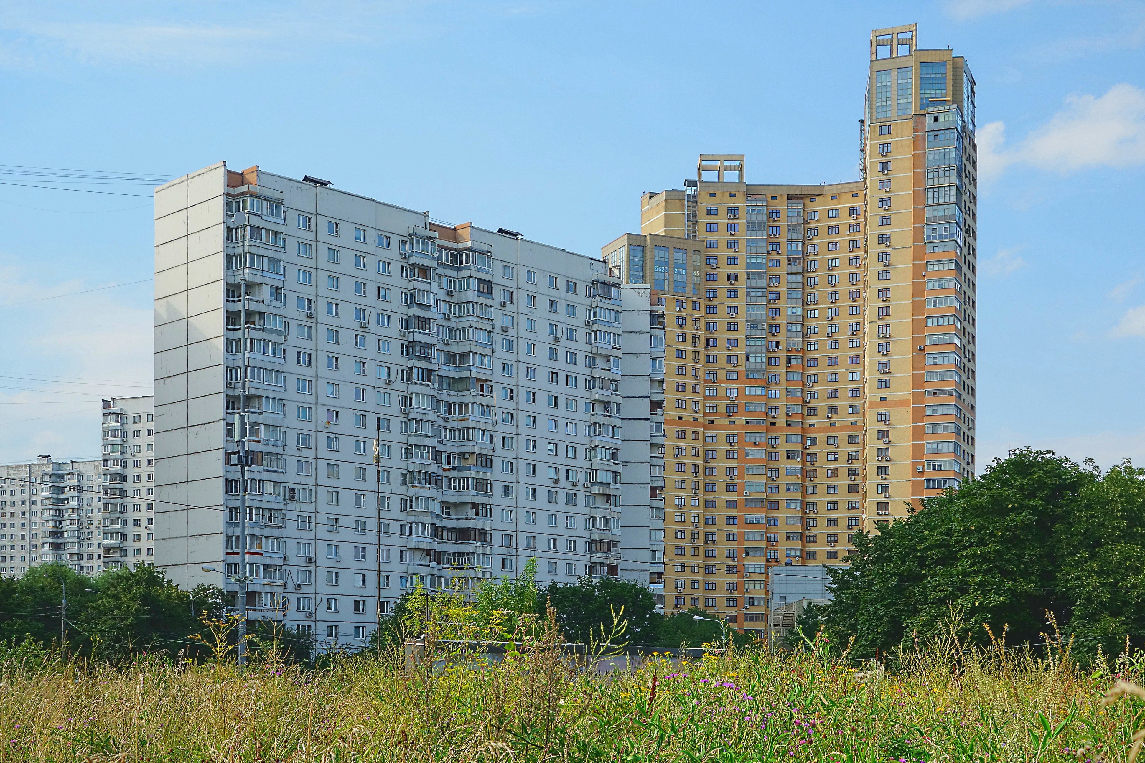 Здания возле парка Крылатские Холмы. Фото Морошкина В.В.