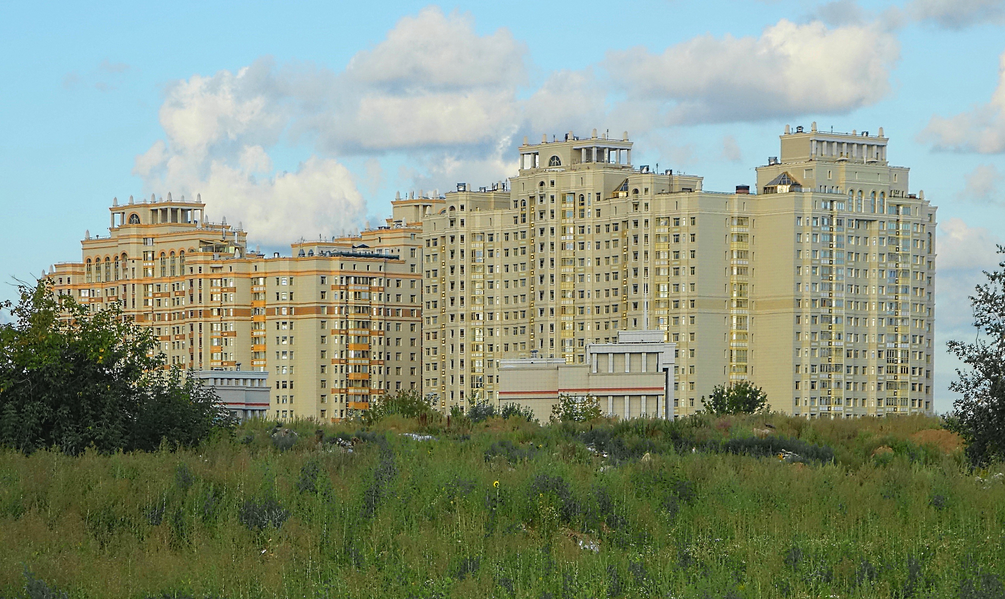 Здания возле ст. метро Университет. Фото Морошкина В.В.