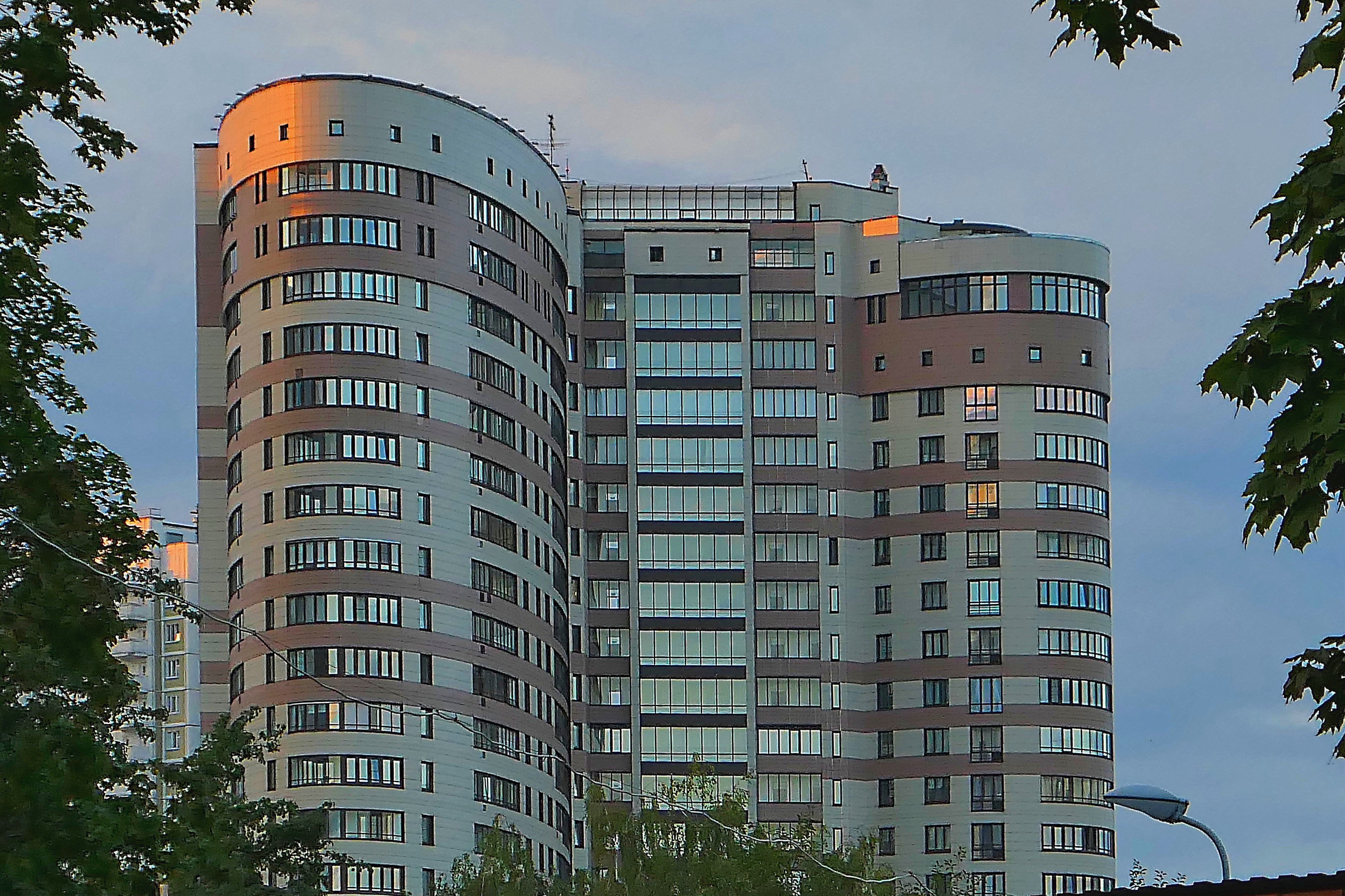 Здание на Кременчугской ул. Фото Морошкина В.В.