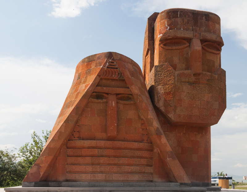 2014 Stepanakert, Monument My i Nasze Góry