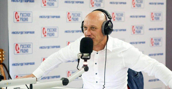 Денис Майданов сочинил песню вместе со слушателями «Русского Радио» - Новости радио OnAir.ru