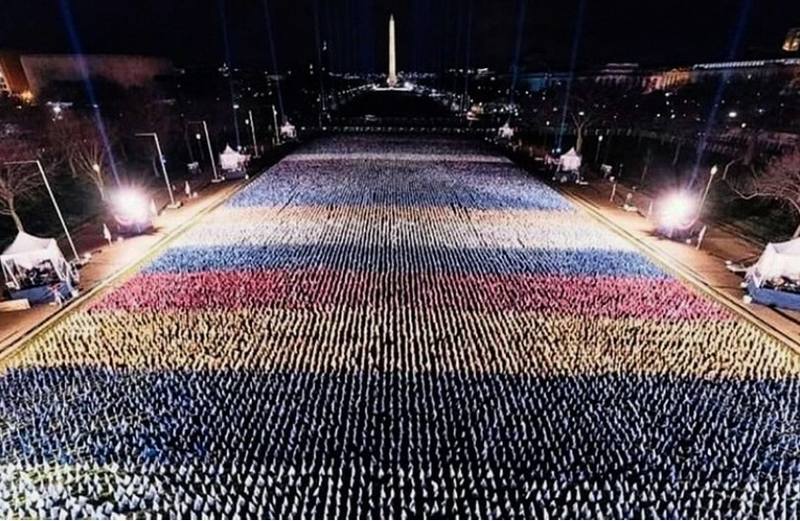 США США