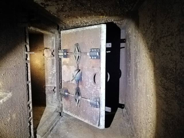 Заброшенный санаторий КГБ СССР Аврора с подземным бункером