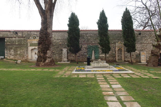 http://images.vfl.ru/ii/1617819186/dfbd3727/33989095_m.jpg