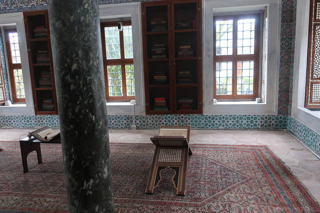 http://images.vfl.ru/ii/1617819189/8c67eb42/33989106_m.jpg