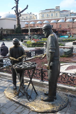 http://images.vfl.ru/ii/1617819736/f54b576d/33989267_m.jpg