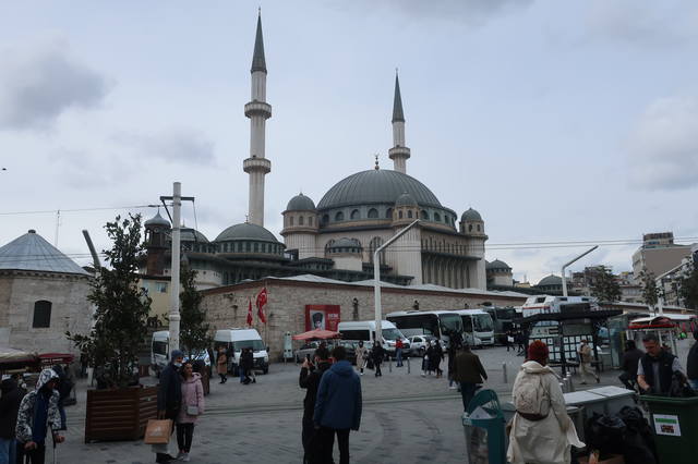 http://images.vfl.ru/ii/1618506584/467b7f34/34096037_m.jpg