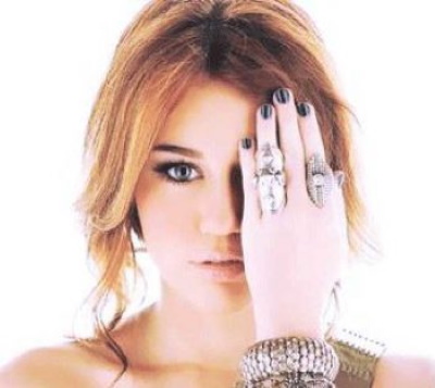 illuminati-signs-Miley-Cyrus-hidden-eye-350x312