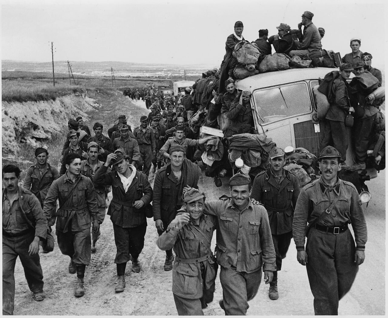 Пленные итальянцы в Тунисе, 1943 год