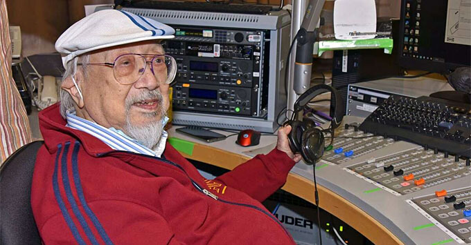 Самый пожилой в мире радиоведущий ушел на пенсию в возрасте 96 лет