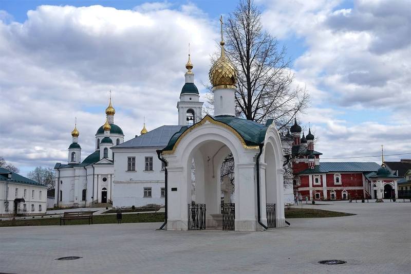 Богоявленский женский монастырь в Угличе Богоявленский женский монастырь в Угличе
