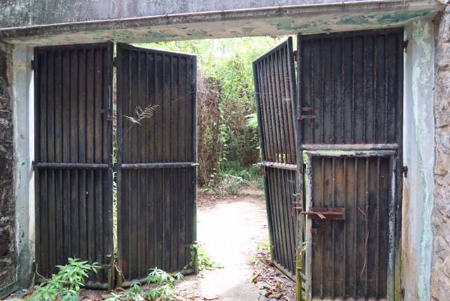 Заброшенная тюрьма в джунглях на Сейшелах
