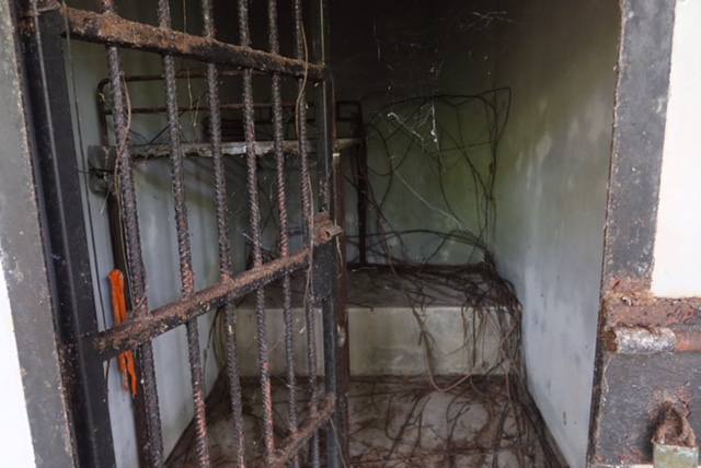 Заброшенная тюрьма в джунглях на Сейшелах