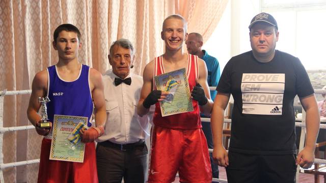 Бокс в Люботине9 фото Андреев Андрей