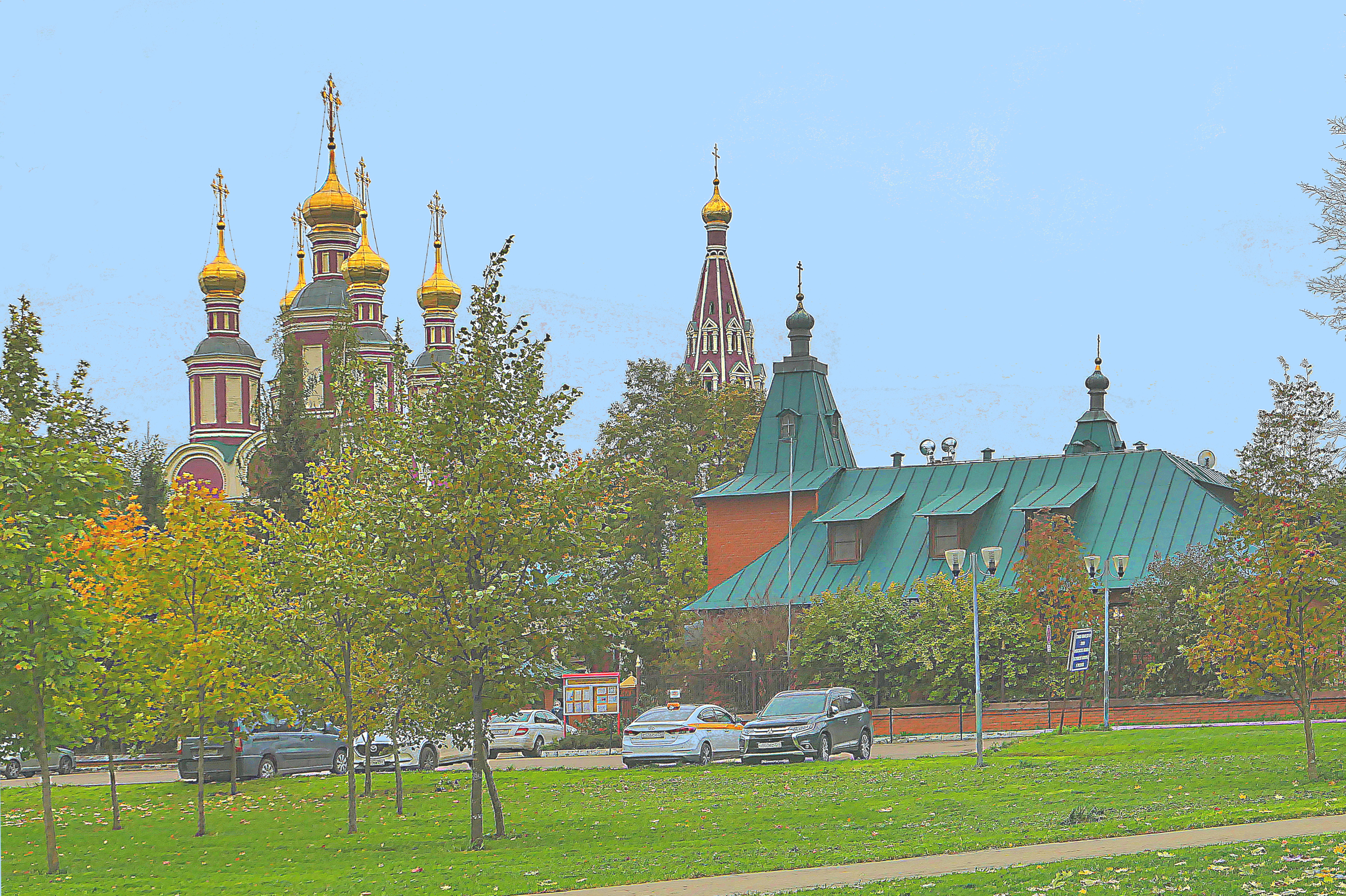 Храм Св. Архангела Михаила недалеко от метро Юго-Западная. Фото Морошкина В.В.