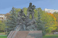 Скульптуры на бульваре Кременчугской ул. Фото Морошкина В.В.