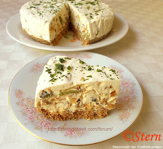 Блинный пирог с грибами и сыром
