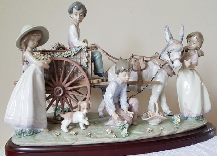 «Веселая компания». Романтичный и сказочный фарфор бренда Lladro.