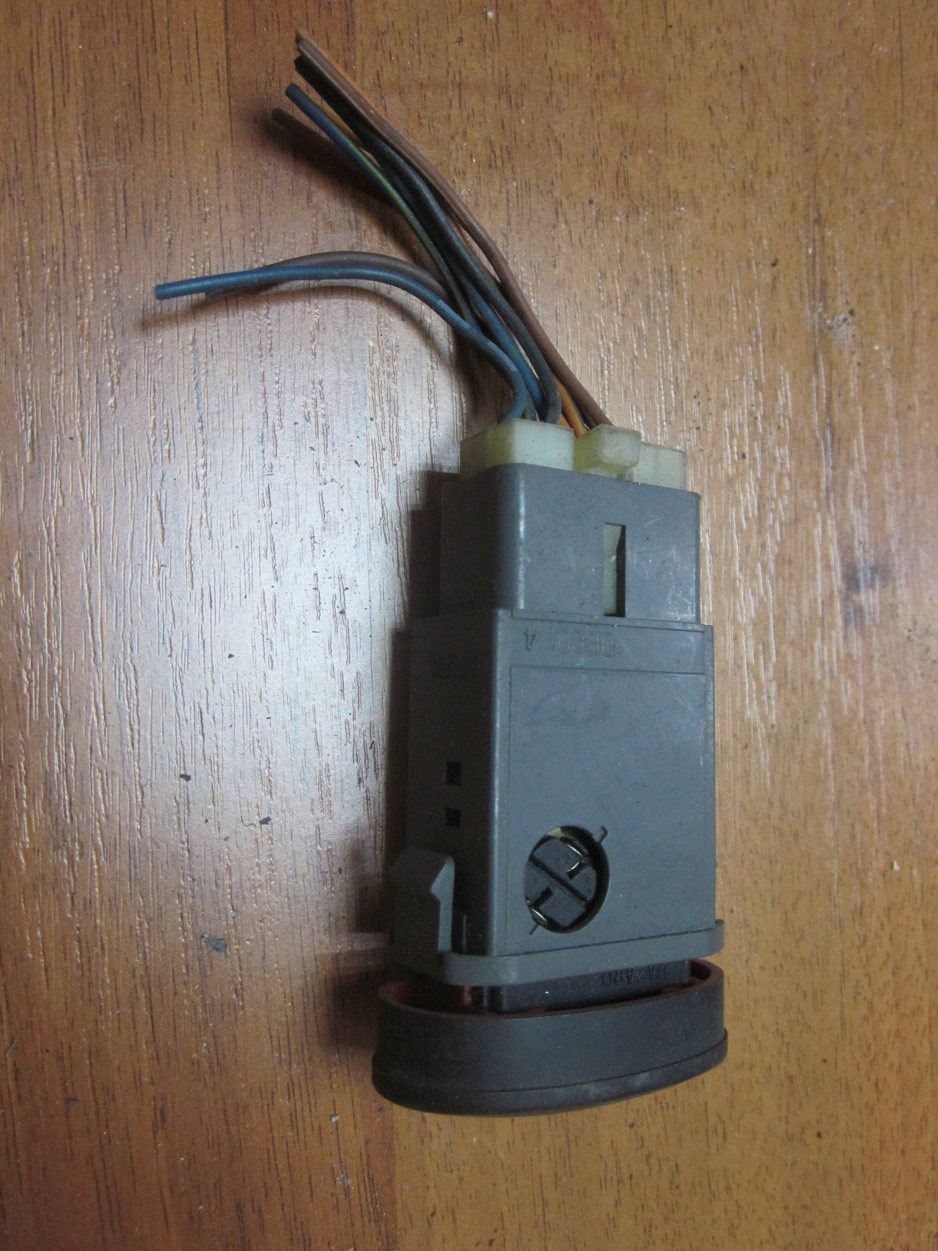 Кнопка аварийной сигнализации 1 (2)